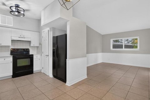House in Lakeland, Florida 3 bedrooms, 110.55 sq.m. № 2208789 - photo 12