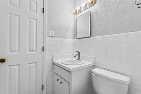 House in Lakeland, Florida 3 bedrooms, 110.55 sq.m. № 2208789 - photo 30