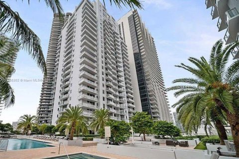 Condo in Miami, Florida  № 1892853 - photo 12