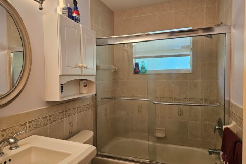 Villa ou maison à louer à Port St. Lucie, Floride: 2 chambres, 171.13 m2 № 2386973 - photo 16