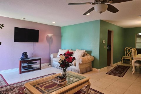 Villa ou maison à louer à Port St. Lucie, Floride: 2 chambres, 171.13 m2 № 2386973 - photo 8
