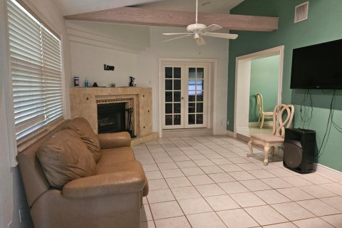 Villa ou maison à louer à Port St. Lucie, Floride: 2 chambres, 171.13 m2 № 2386973 - photo 18