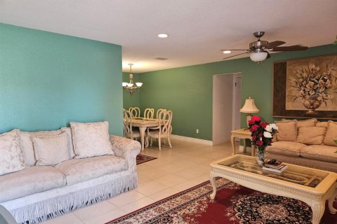 Villa ou maison à louer à Port St. Lucie, Floride: 2 chambres, 171.13 m2 № 2386973 - photo 7
