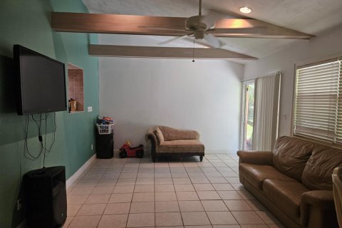 Villa ou maison à louer à Port St. Lucie, Floride: 2 chambres, 171.13 m2 № 2386973 - photo 21