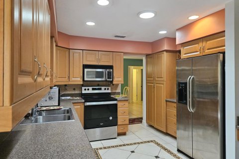 Villa ou maison à louer à Port St. Lucie, Floride: 2 chambres, 171.13 m2 № 2386973 - photo 4
