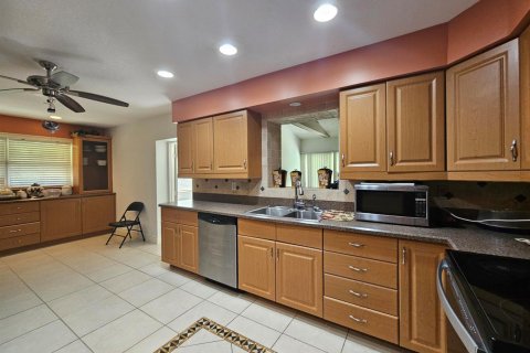 Villa ou maison à louer à Port St. Lucie, Floride: 2 chambres, 171.13 m2 № 2386973 - photo 5