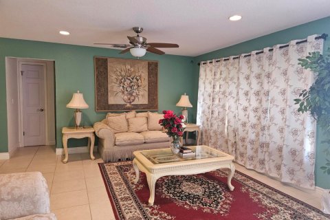 Villa ou maison à louer à Port St. Lucie, Floride: 2 chambres, 171.13 m2 № 2386973 - photo 6
