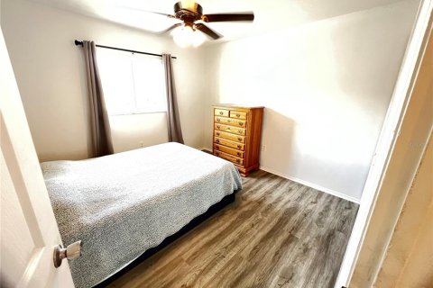 Condo in Lake Suzy, Florida, 2 bedrooms № 2167043 - photo 17