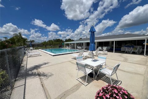 Condo in Lake Suzy, Florida, 2 bedrooms № 2167043 - photo 28