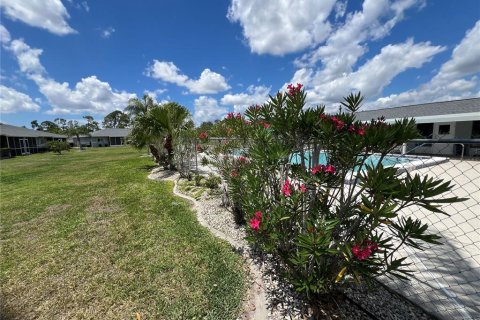 Condo in Lake Suzy, Florida, 2 bedrooms № 2167043 - photo 29