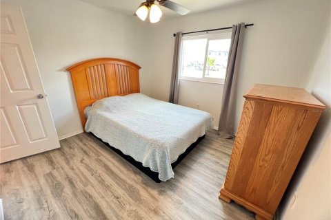 Condo in Lake Suzy, Florida, 2 bedrooms № 2167043 - photo 18