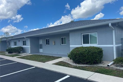 Condo in Lake Suzy, Florida, 2 bedrooms № 2167043 - photo 3