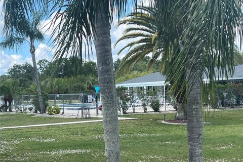 Condo in Lake Suzy, Florida, 2 bedrooms № 2167043 - photo 6