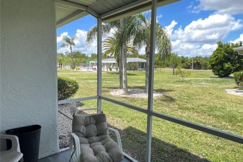 Condo in Lake Suzy, Florida, 2 bedrooms № 2167043 - photo 10