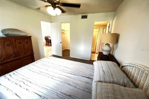 Condo in Lake Suzy, Florida, 2 bedrooms № 2167043 - photo 23