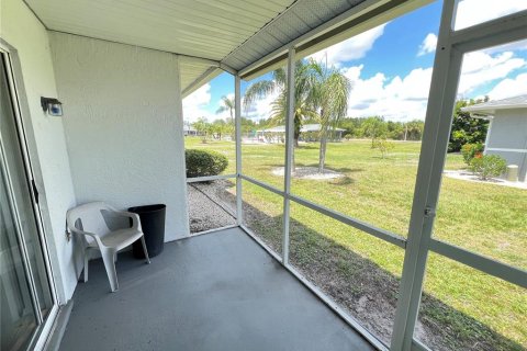Condo in Lake Suzy, Florida, 2 bedrooms № 2167043 - photo 8