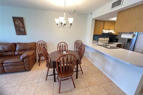 Condo in Lake Suzy, Florida, 2 bedrooms № 2167043 - photo 13