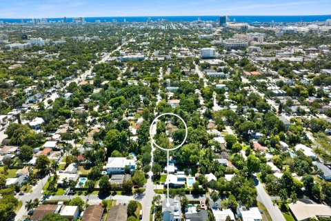 Townhouse in Fort Lauderdale, Florida 3 bedrooms, 229.1 sq.m. № 1207399 - photo 1