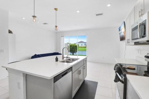 Adosado en venta en Wesley Chapel, Florida, 3 dormitorios, 127.55 m2 № 2278086 - foto 6