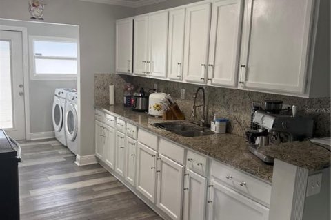 Villa ou maison à vendre à Tampa, Floride: 5 chambres, 164.44 m2 № 2226014 - photo 8