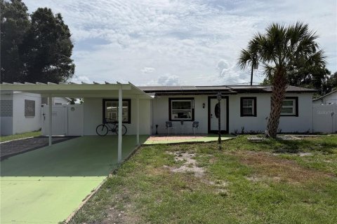 Villa ou maison à vendre à Tampa, Floride: 5 chambres, 164.44 m2 № 2226014 - photo 2