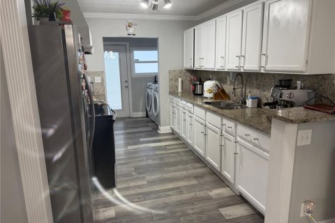 Villa ou maison à vendre à Tampa, Floride: 5 chambres, 164.44 m2 № 2226014 - photo 6