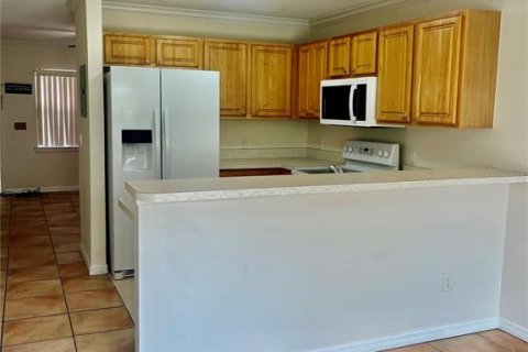 Adosado en venta en Kissimmee, Florida, 2 dormitorios, 104.05 m2 № 2201544 - foto 6