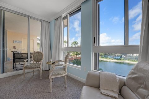 Condo in Key Biscayne, Florida, 3 bedrooms  № 1669478 - photo 22