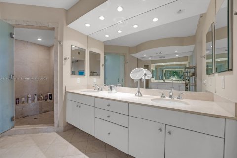 Condo in Key Biscayne, Florida, 3 bedrooms  № 1669478 - photo 25