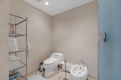 Condo in Key Biscayne, Florida, 3 bedrooms  № 1669478 - photo 27