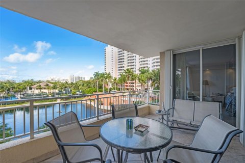 Condo in Key Biscayne, Florida, 3 bedrooms  № 1669478 - photo 9