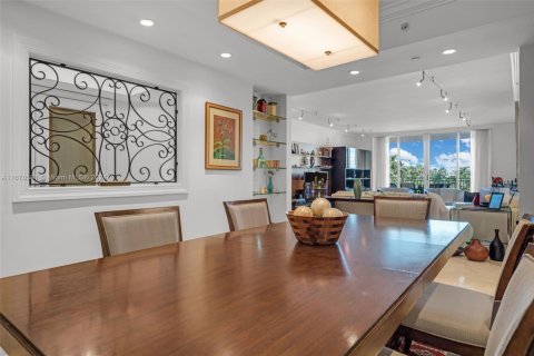Condo in Key Biscayne, Florida, 3 bedrooms  № 1669478 - photo 13