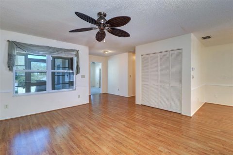 Villa ou maison à vendre à Palm Harbor, Floride: 3 chambres, 176.14 m2 № 1744443 - photo 6