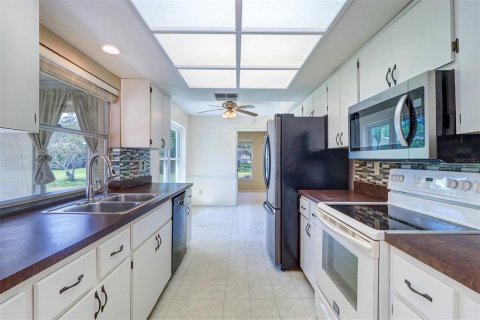 Villa ou maison à vendre à Palm Harbor, Floride: 3 chambres, 176.14 m2 № 1744443 - photo 11