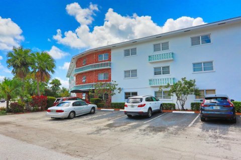 Copropriété à vendre à Pompano Beach, Floride: 2 chambres, 92.9 m2 № 2146937 - photo 5