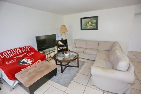 Copropriété à vendre à Pompano Beach, Floride: 2 chambres, 92.9 m2 № 2146937 - photo 10