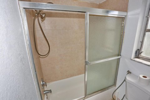 Copropriété à vendre à Pompano Beach, Floride: 2 chambres, 92.9 m2 № 2146937 - photo 26