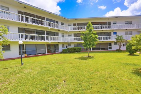 Copropriété à vendre à Pompano Beach, Floride: 2 chambres, 92.9 m2 № 2146937 - photo 9