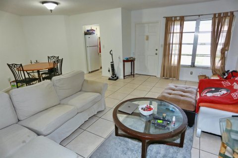 Copropriété à vendre à Pompano Beach, Floride: 2 chambres, 92.9 m2 № 2146937 - photo 12