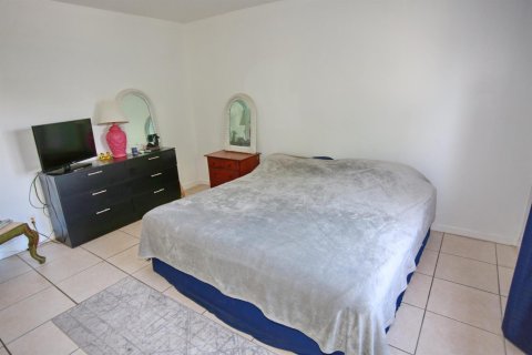 Copropriété à vendre à Pompano Beach, Floride: 2 chambres, 92.9 m2 № 2146937 - photo 20