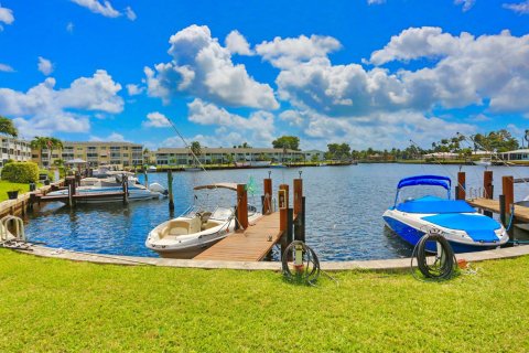 Copropriété à vendre à Pompano Beach, Floride: 2 chambres, 92.9 m2 № 2146937 - photo 3