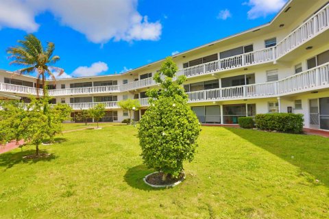 Copropriété à vendre à Pompano Beach, Floride: 2 chambres, 92.9 m2 № 2146937 - photo 8