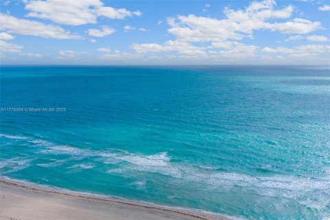 Купить кондоминиум в Майами-Бич, Флорида 2 спальни, 128.21м2, № 1981754 - фото 26