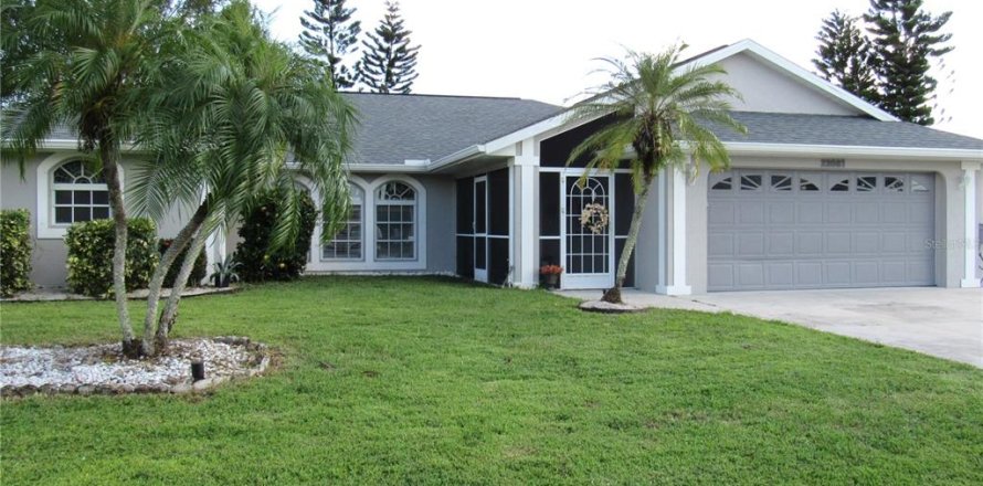 Villa ou maison à Port Charlotte, Floride 3 chambres, 199.28 m2 № 1911084