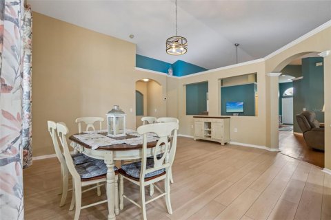 Villa ou maison à vendre à Holiday, Floride: 4 chambres, 187.85 m2 № 2398338 - photo 6
