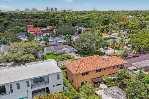 House in Miami, Florida 4 bedrooms, 347.08 sq.m. № 2086577 - photo 26