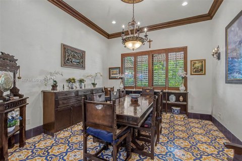 House in Miami, Florida 4 bedrooms, 347.08 sq.m. № 2086577 - photo 24
