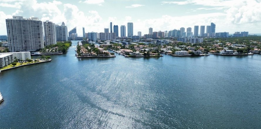 Condominio en Aventura, Florida, 2 dormitorios № 1160287