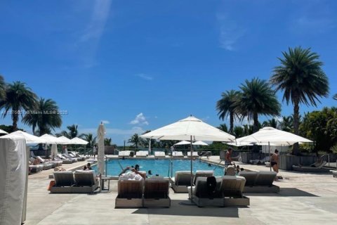 Condo in Miami Beach, Florida, 1 bedroom  № 2080342 - photo 28