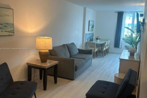 Condo in Miami Beach, Florida, 1 bedroom  № 2080342 - photo 9